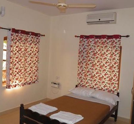 מוריג'ים The Crib Hotel מראה חיצוני תמונה